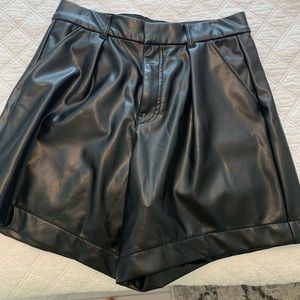 Like new A&F vegan leather shorts M